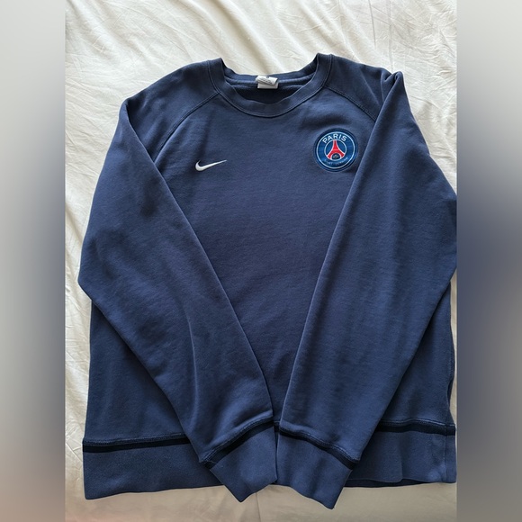 Embroidered PSG/Paris Saint Germaine Pullover Nike Sweater size Large - Picture 1 of 3